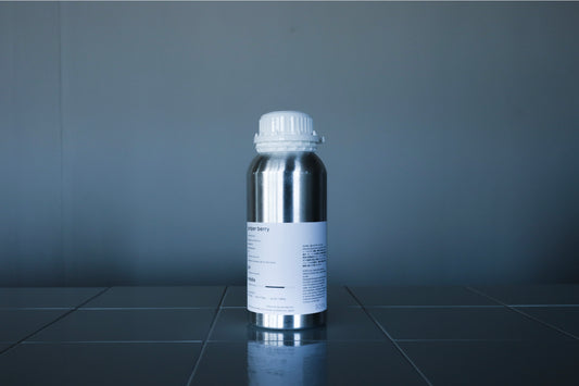 Essential Gin | juniper berry - Middle