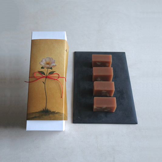 ウィスキー栗羊羹「ねむり花」 / 御菓子丸